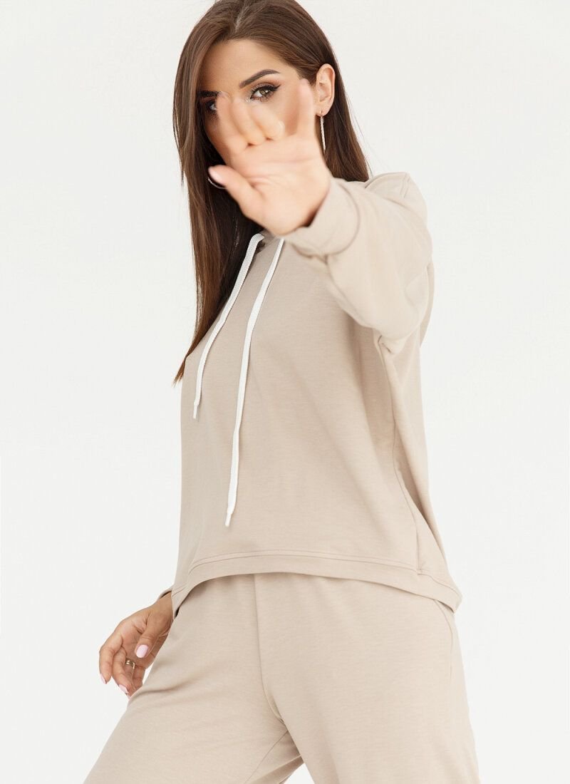 Oversize suit in a sporty style