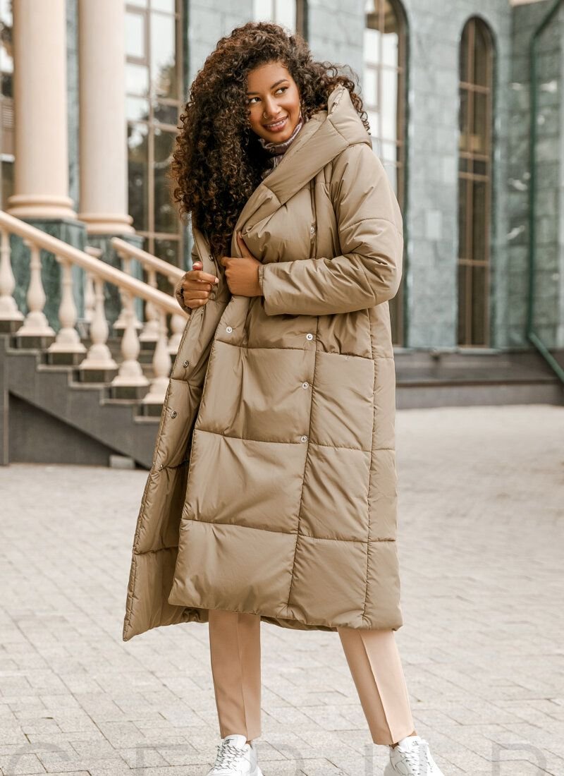 Elongated beige jacket