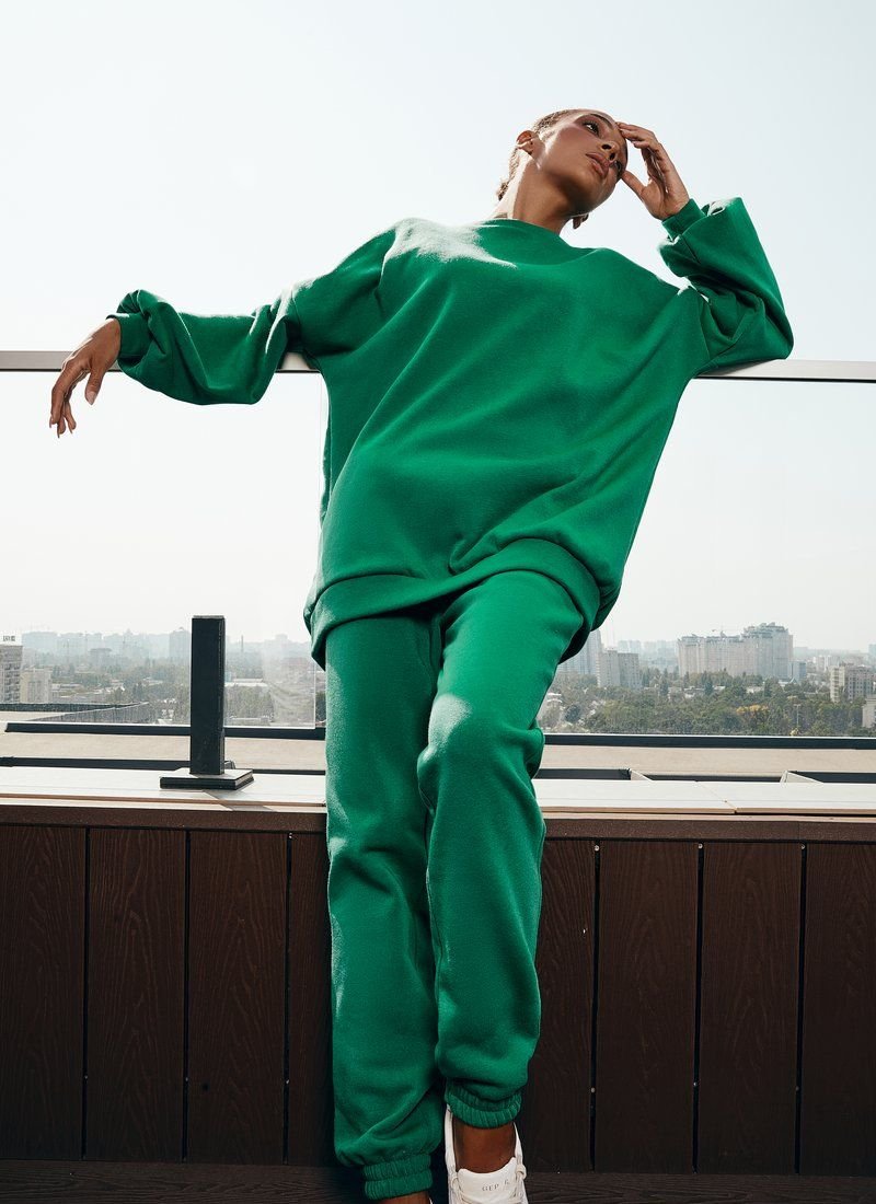 Green suit with an elongated sweatshirt