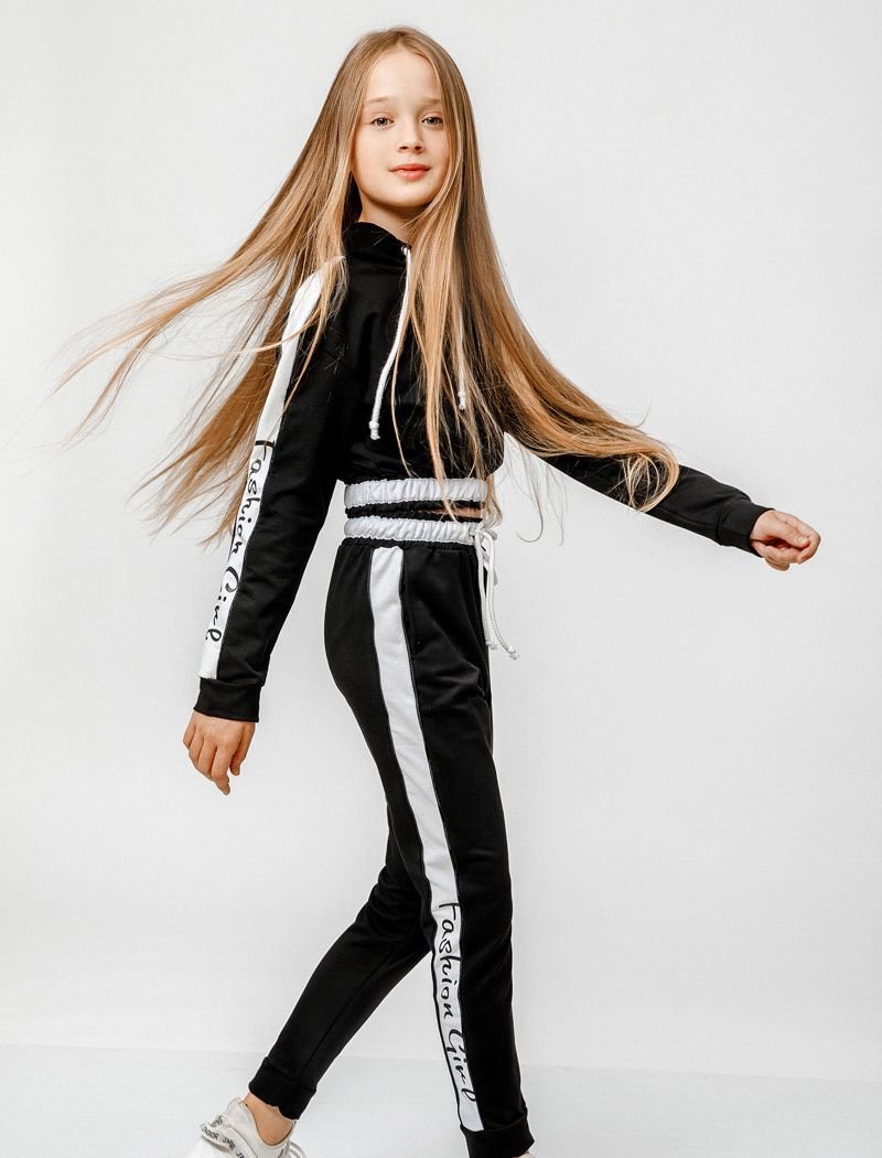 Stylish costume for a girl