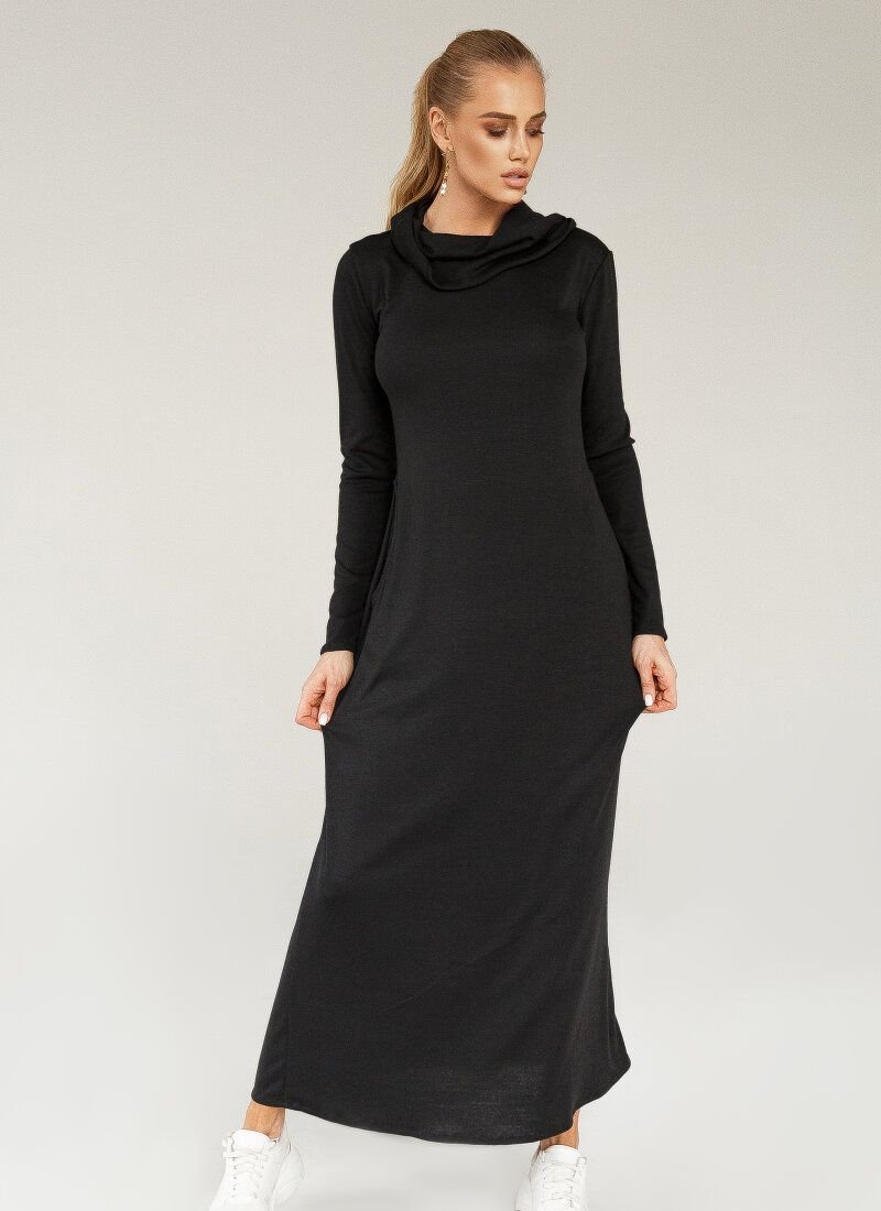 Long dress with a loose fit