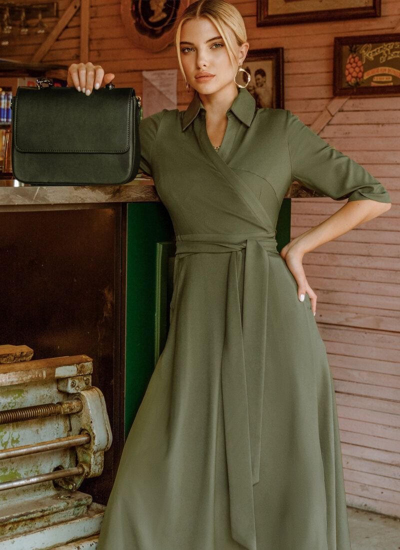 Khaki dress with turn-down collar