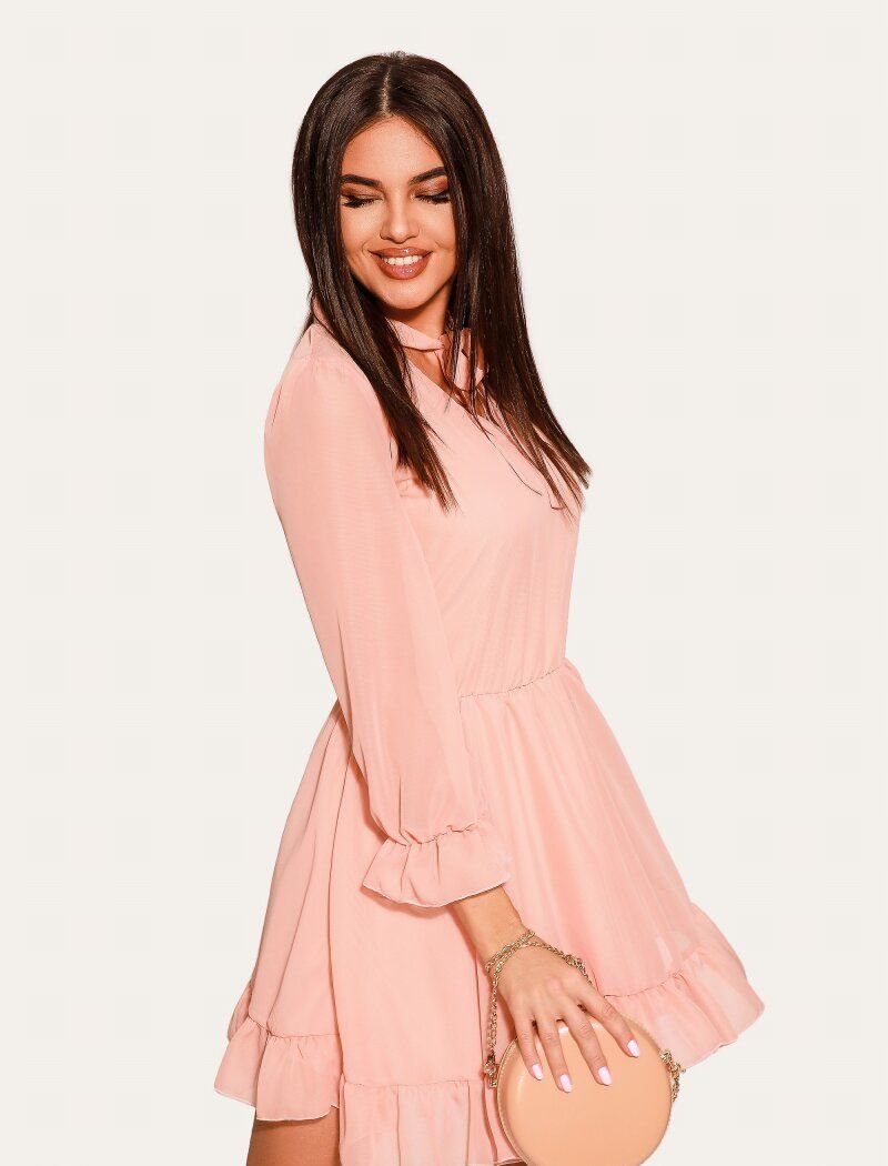 Delicate dress with ties