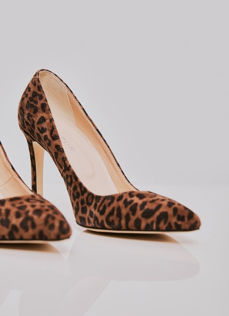 Leopard boats made of genuine leather