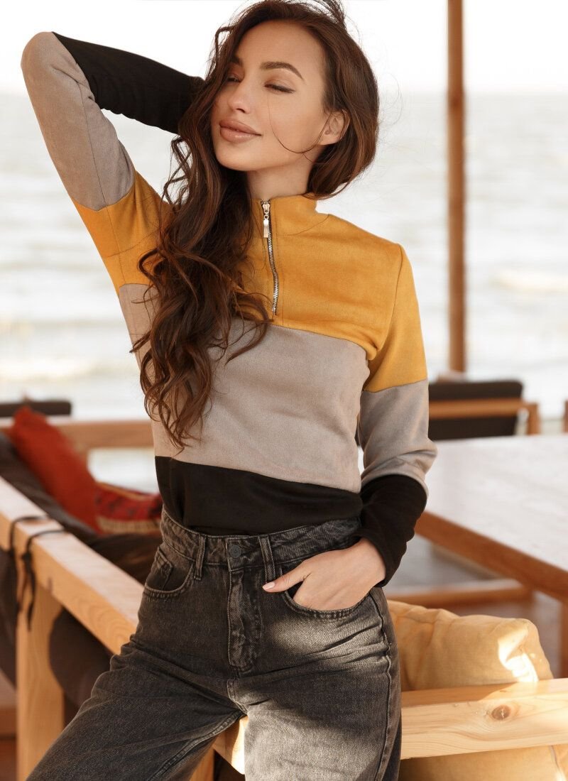 Tricolor jumper with zipper