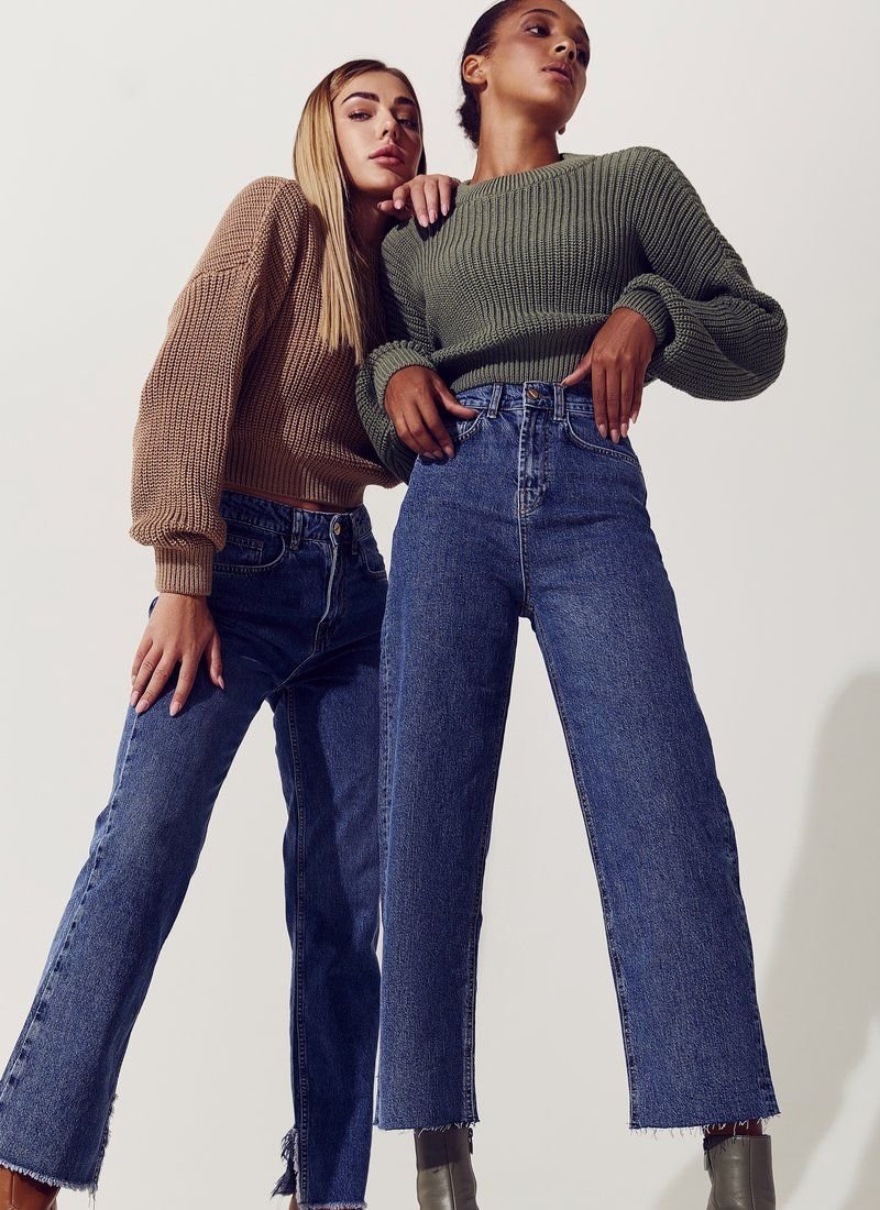 Cropped olive-colored jumper