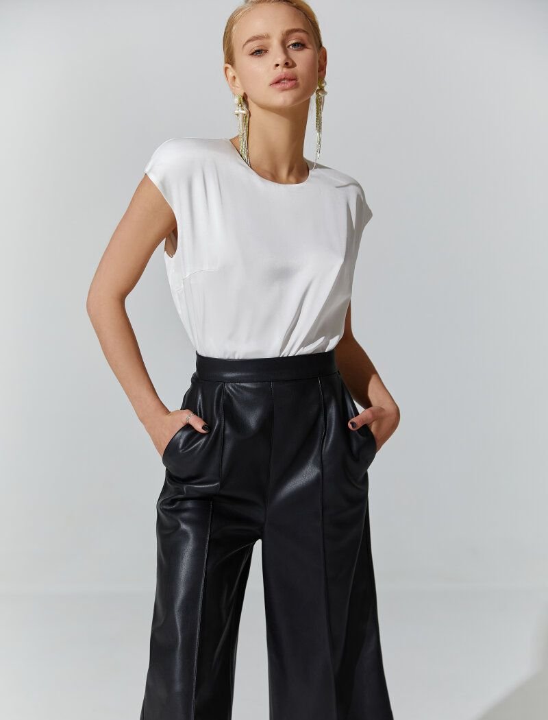 Elongated leather shorts