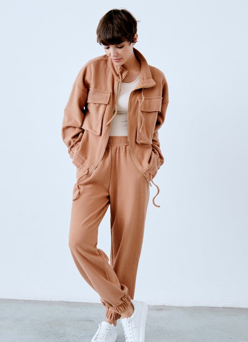 Casual kemel color suit