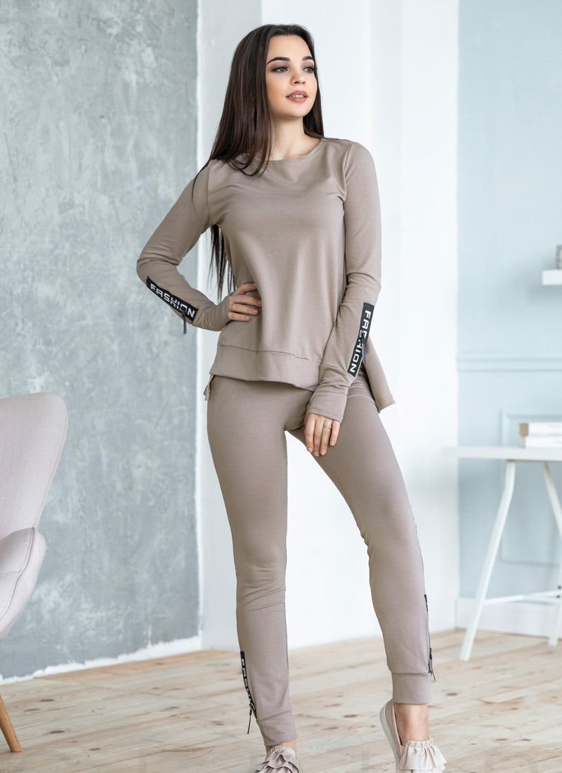 Trendy walking suit