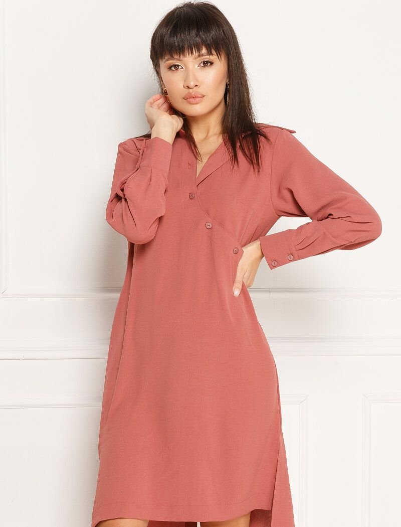 Dress made of flowing fabric