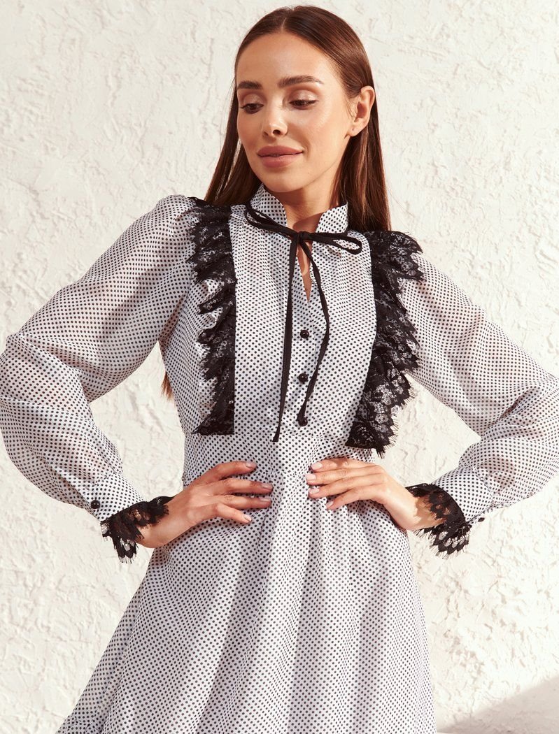 Romantic dress with ruffles