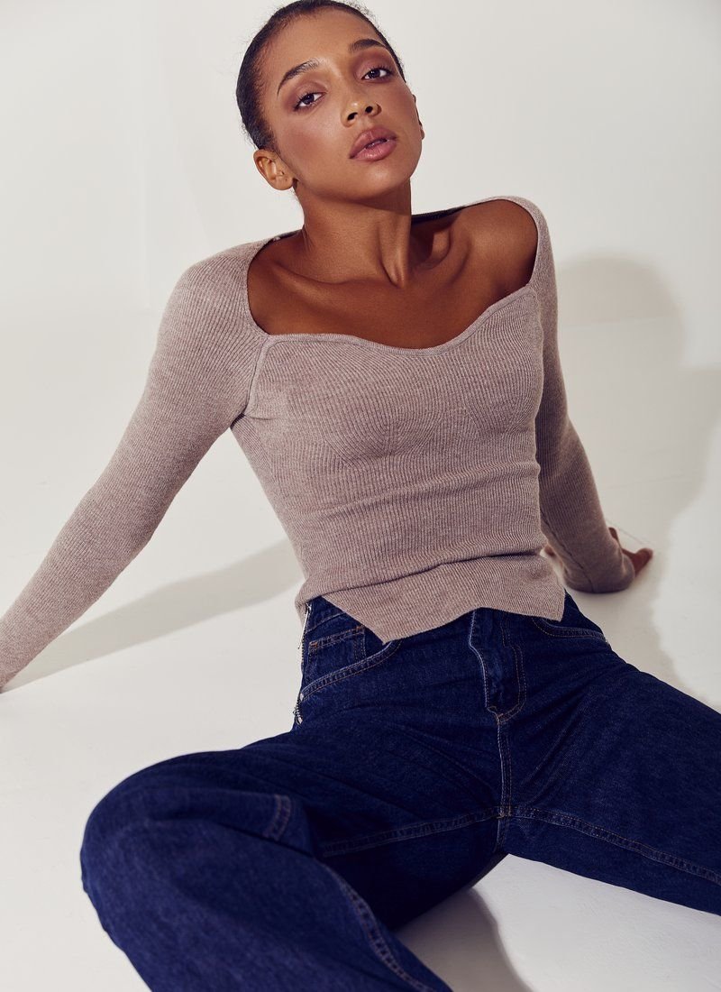 Light brown longsleeve with a curly neckline