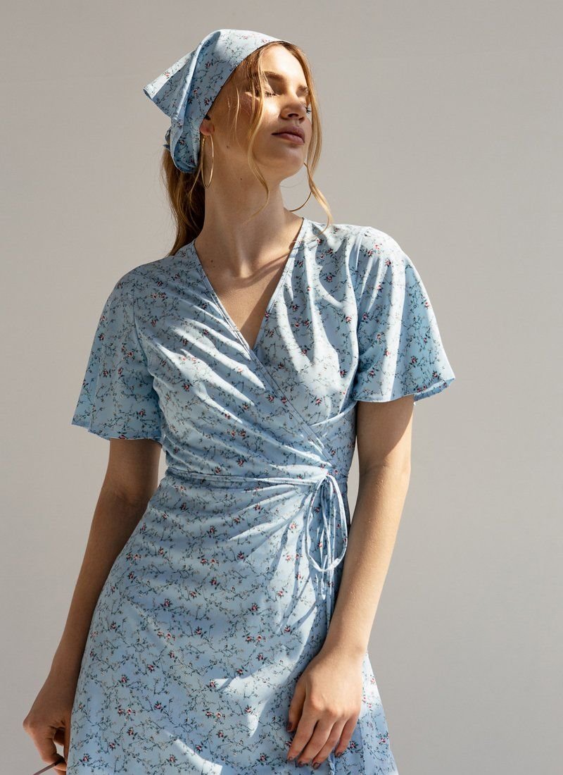 Blue mini dress for the smell