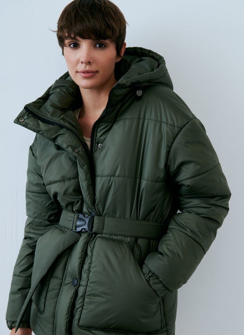 Jacket with a khaki belt