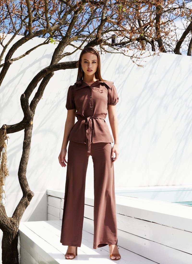 Lightweight suit with shirt