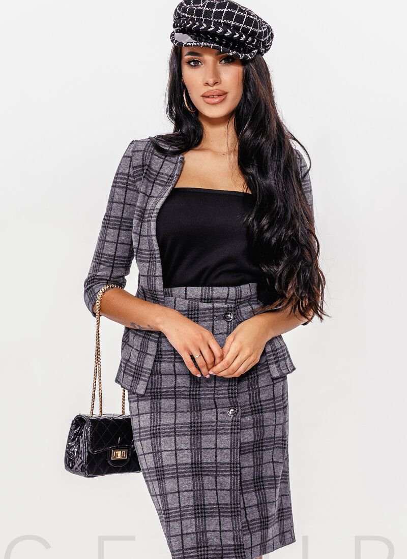 Suit in a classic print