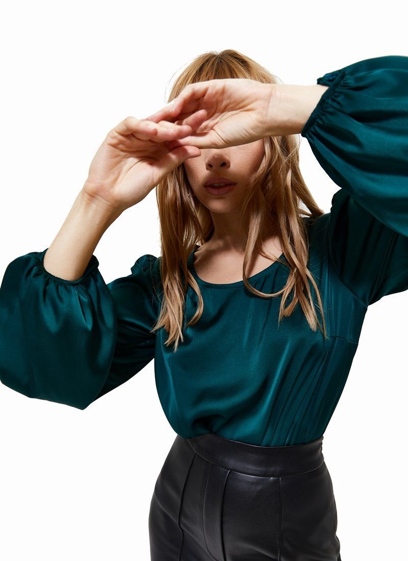 Spectacular blouse made of silk