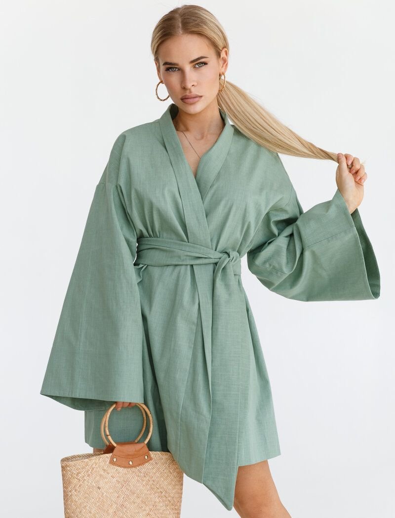 Kimono dress with voluminous sleeves