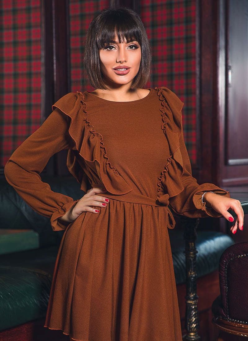 Dress with voluminous sleeves