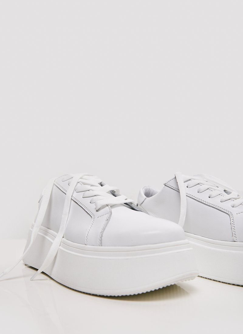 Leather platform sneakers