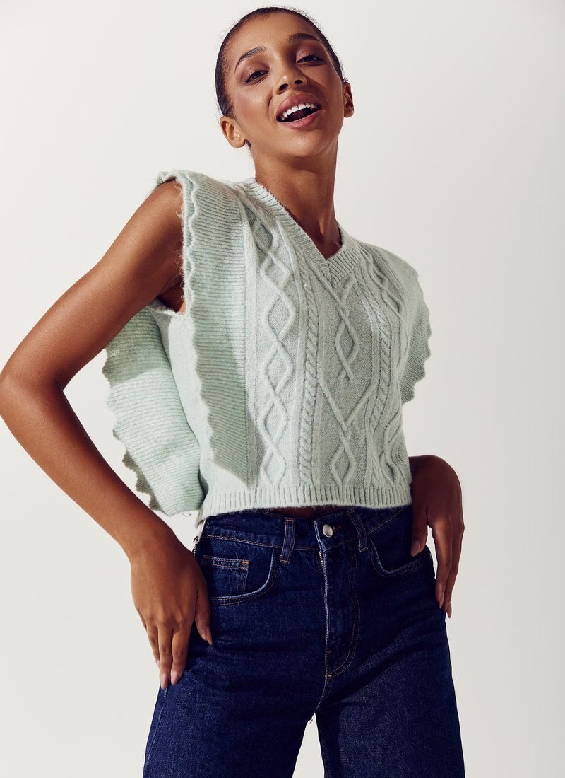 Knitted menthol-colored vest