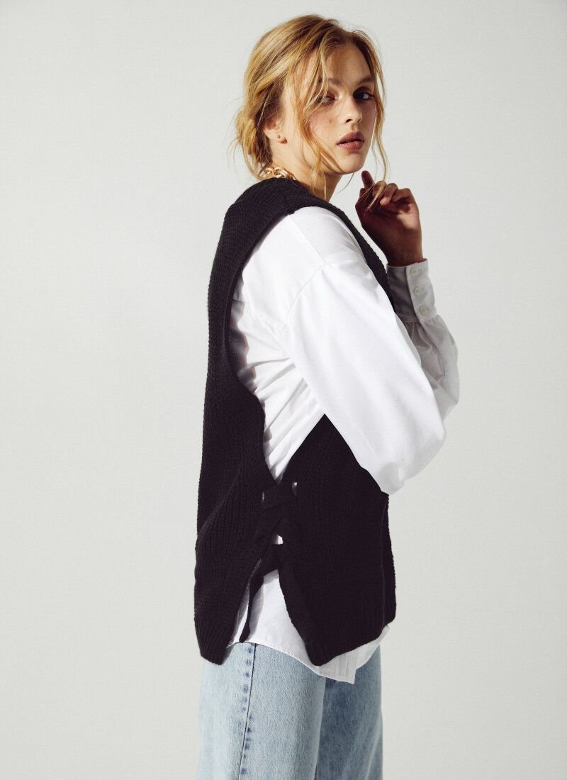 Loose vest made of mixed wool