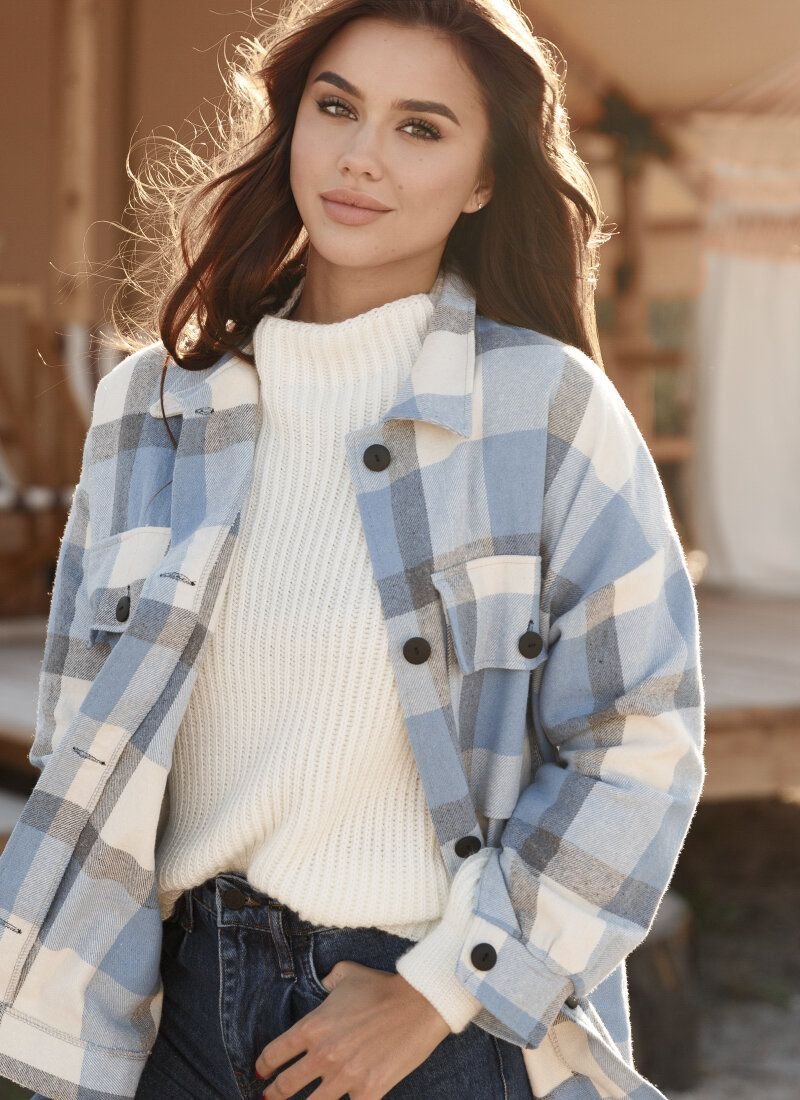 Warm oversize shirt with patch pockets