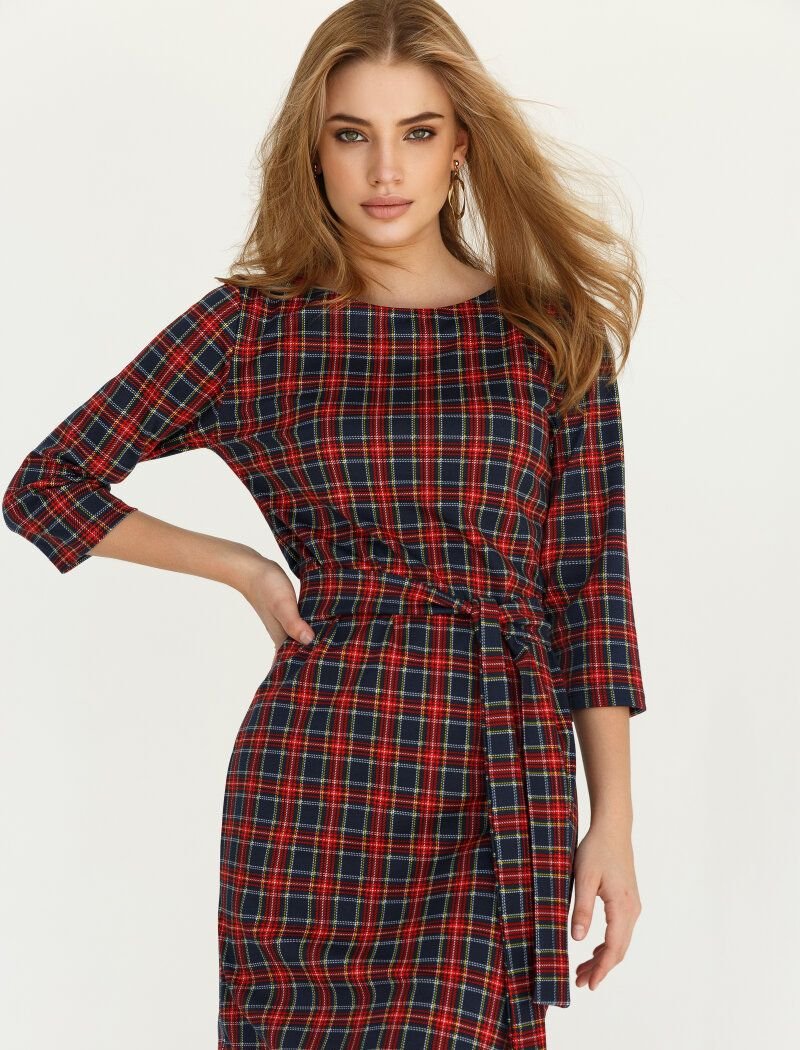 Dress in a contrasting cage