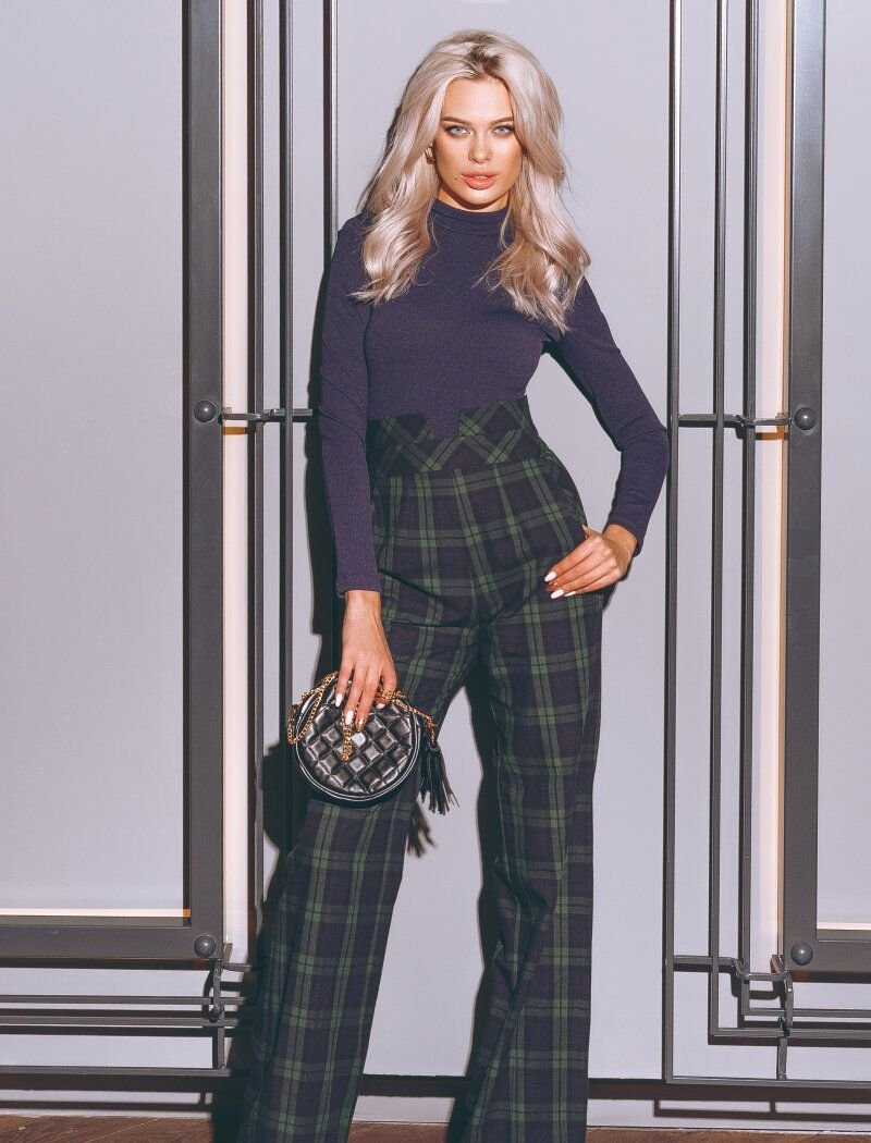 Trousers in a stylish cage