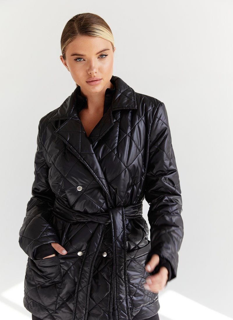 Short quilted jacket in black