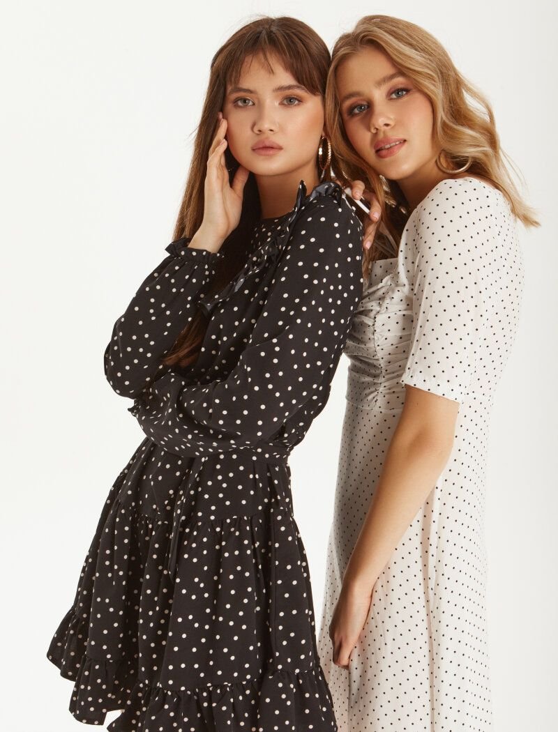 Dress with ruffles on the chest