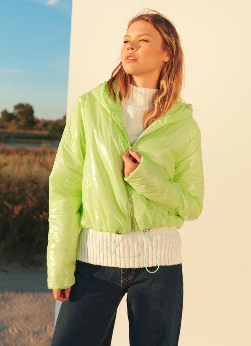 Cropped light green jacket