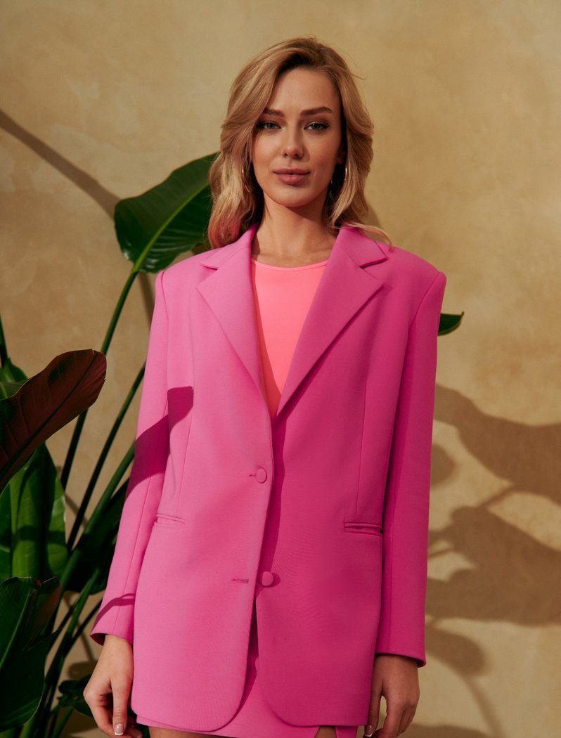 A crimson jacket of a classic cut