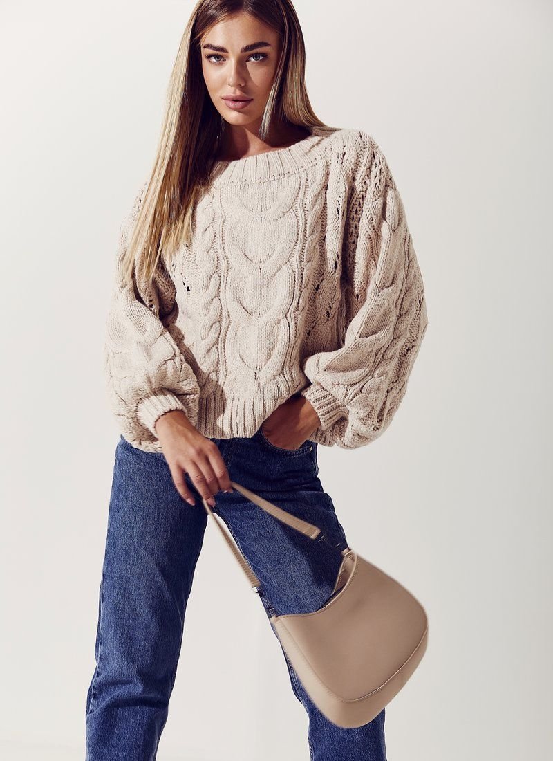 Knitted beige jumper with wide sleeves