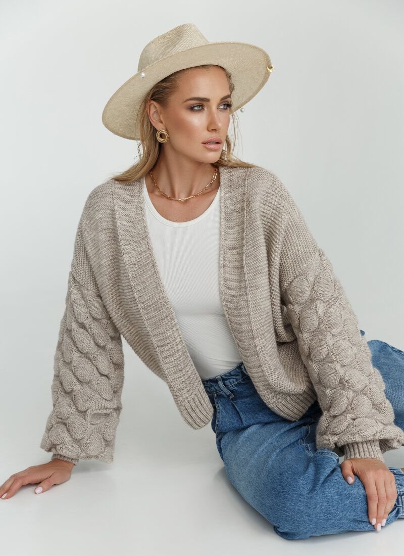 Cropped cardigan with voluminous sleeves