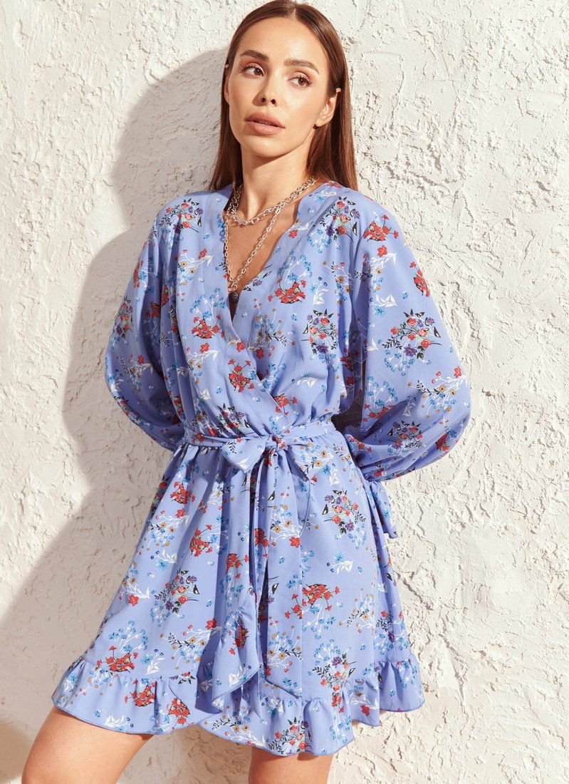 Blue dress for the smell