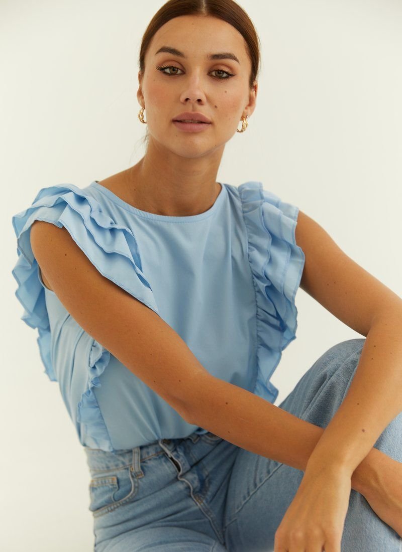 Blouse with ruffles