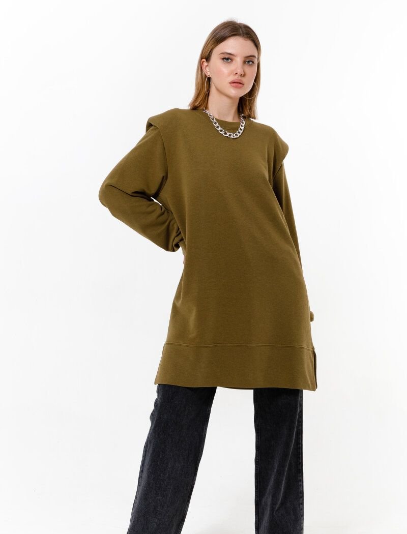 Olive dress with a loose fit