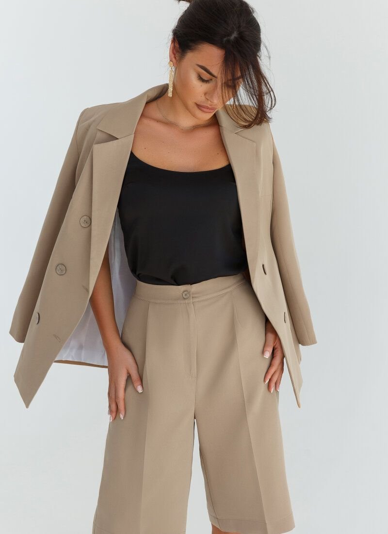 Laconic beige suit with shorts