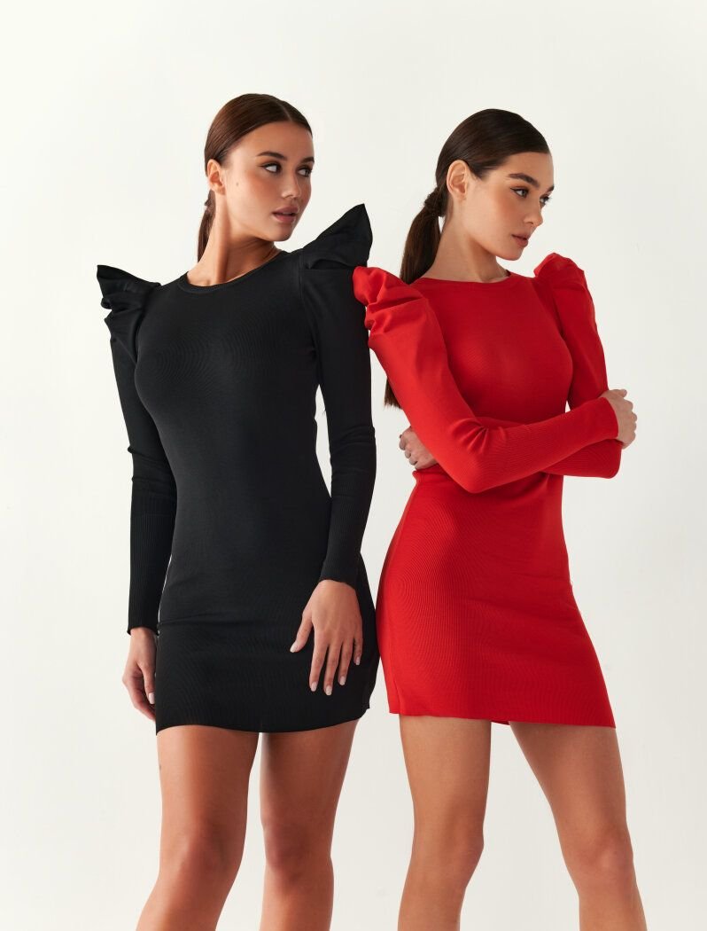 Tight-fitting knitted dress