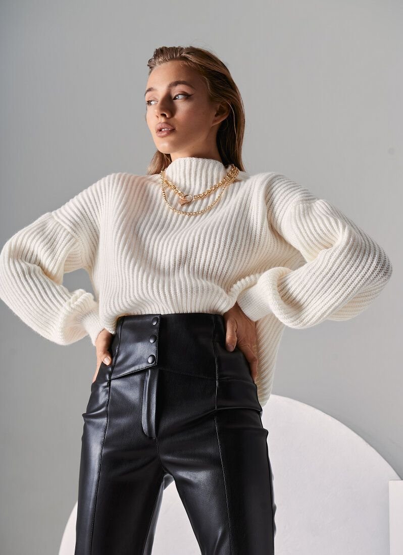 Milk sweater made of mixed wool