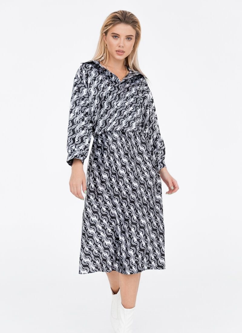 Suit with oversize shirt