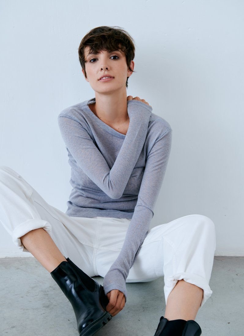 Light grey longsleeve