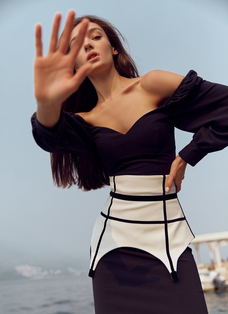 Bodysuit with voluminous sleeves