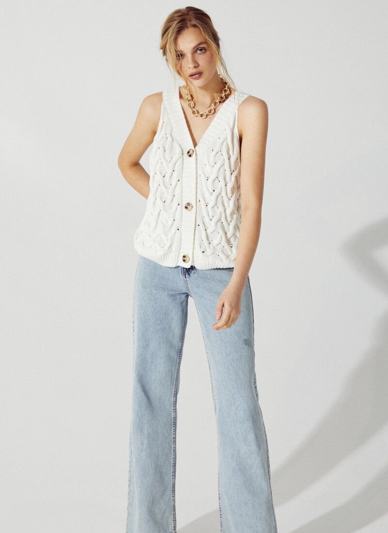 Knitted T-shirt with buttons