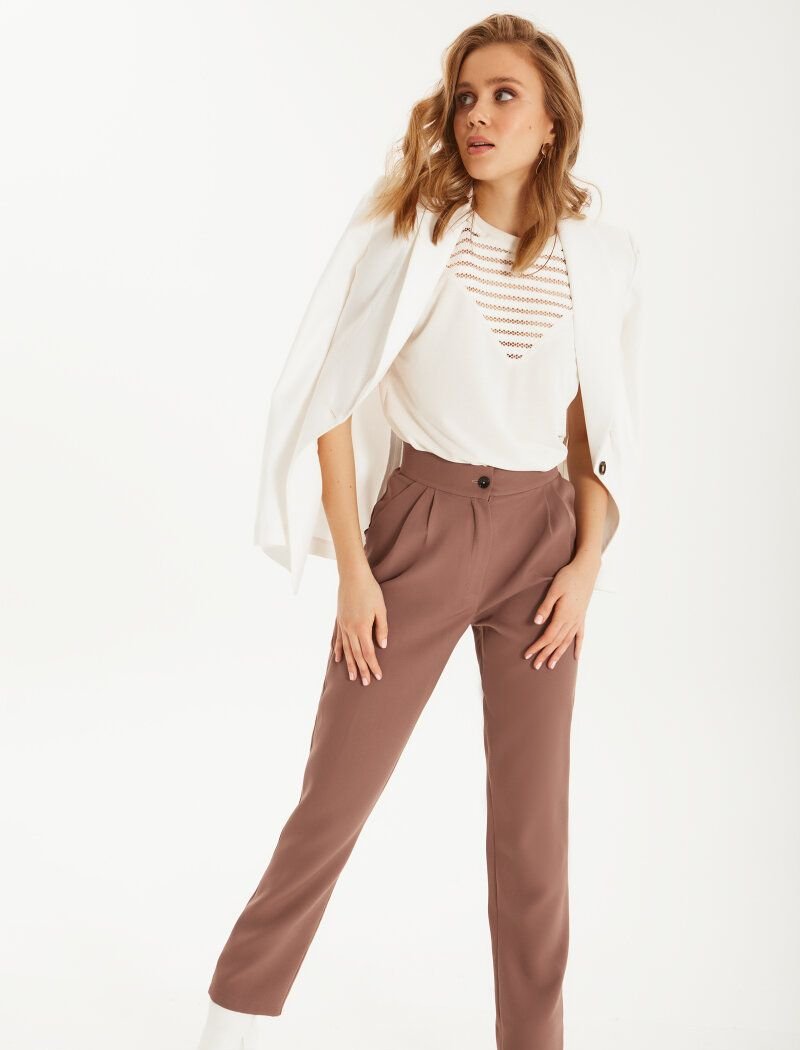 High-rise trousers