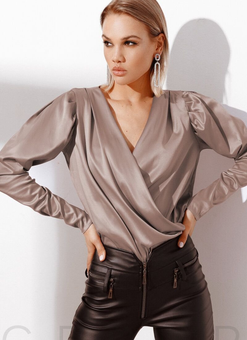 Sophisticated women's blouse