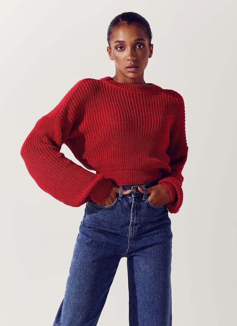 Cropped jumper in red