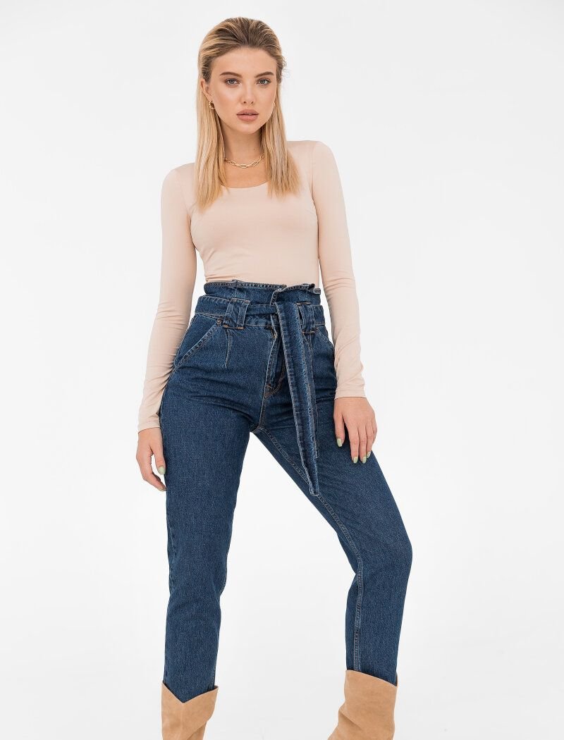 Skinny jeans with pinches