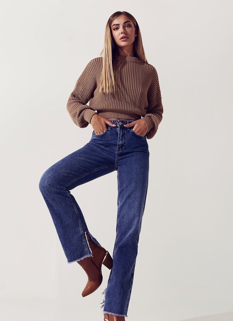 Cropped beige jumper